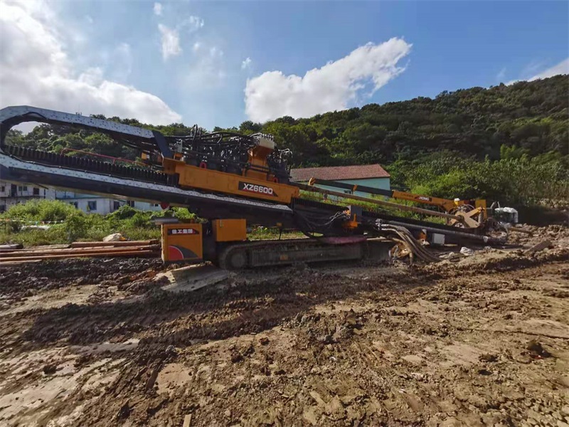 山体定向施工钻机