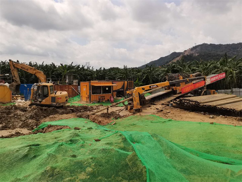 山体定向施工钻机